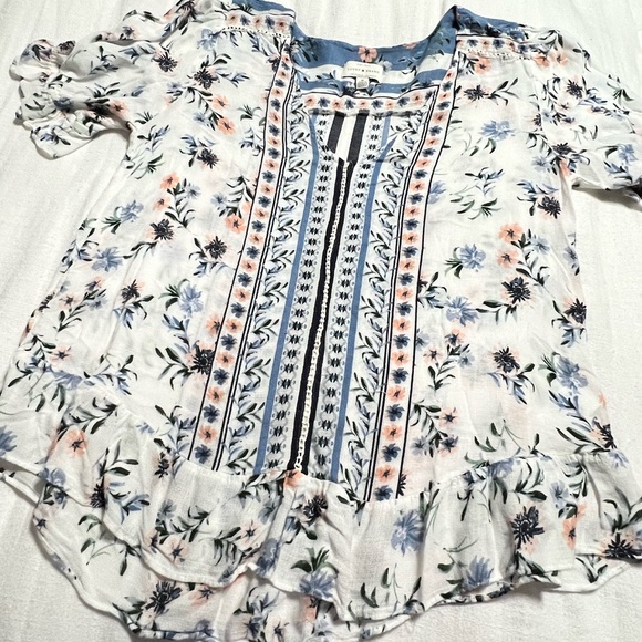 Pretty Blouse - Picture 3 of 6